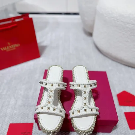 ヴァレンティノ サンダル