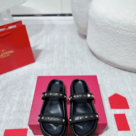 ヴァレンティノ スリッパ