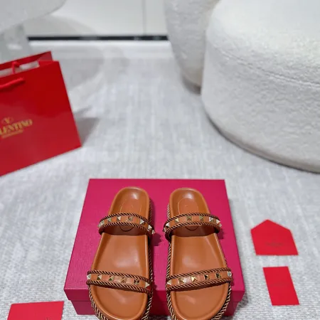 ヴァレンティノ スリッパ