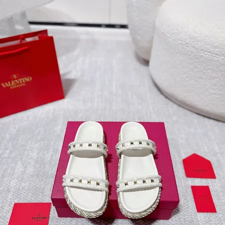 ヴァレンティノ スリッパ