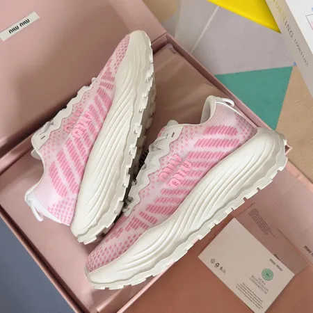 ミュウミュウ カジュアルシューズ