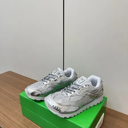 ボッテガ ヴェネタ カジュアルシューズ