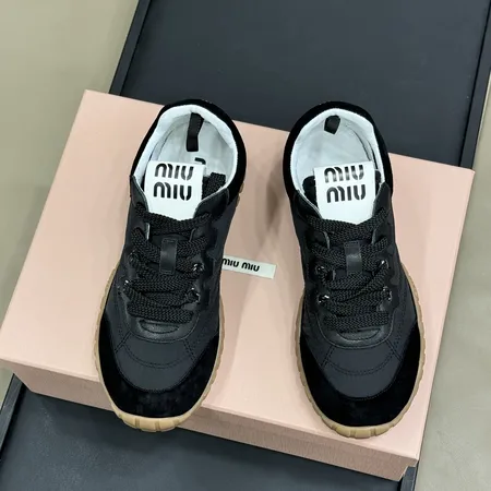 ミュウミュウ カジュアルシューズ