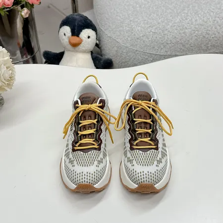 ミュウミュウ スニーカー