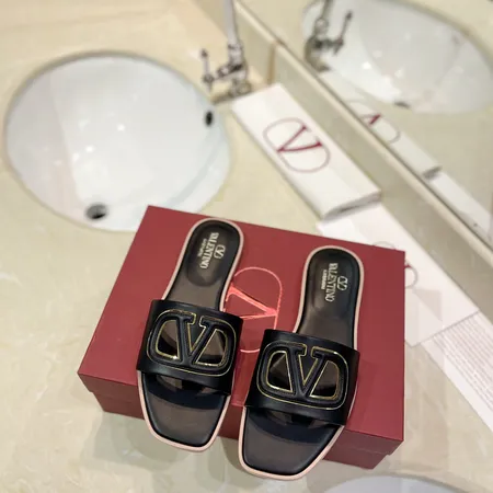 ヴァレンティノ スリッパ