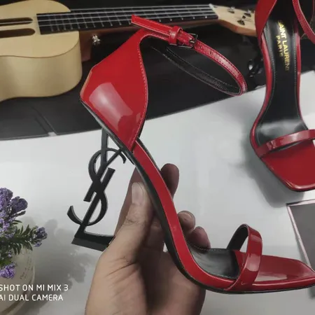 イブサンローラン サンダル