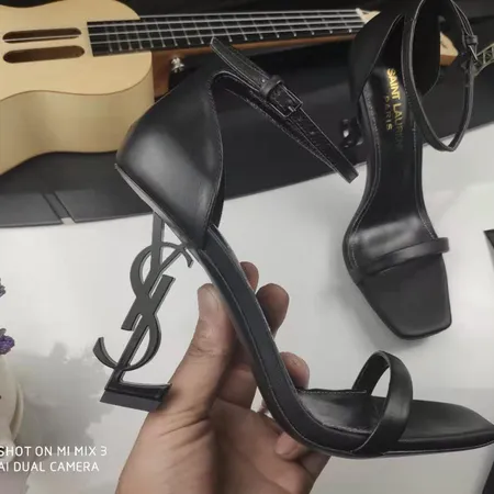 イブサンローラン サンダル