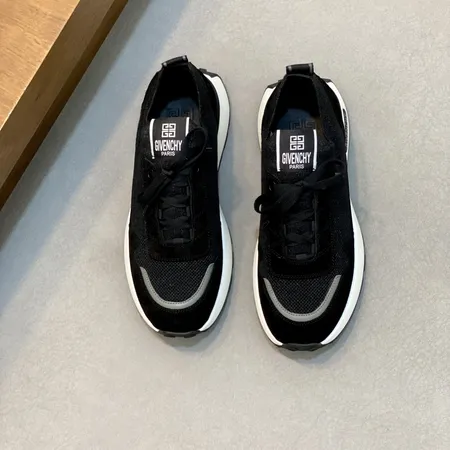 ジバンシィ カジュアルシューズ