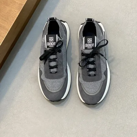 ジバンシィ カジュアルシューズ