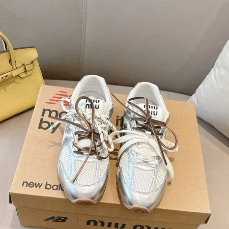 ミュウミュウ スニーカー