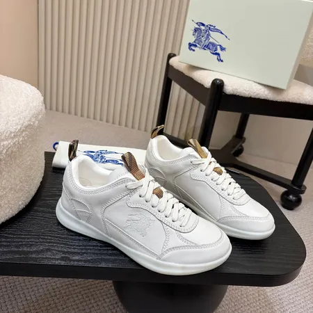 バーバリー ス カジュアルシューズ