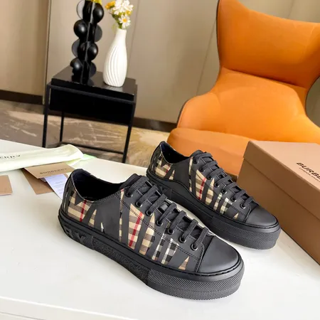 バーバリー ス カジュアルシューズ