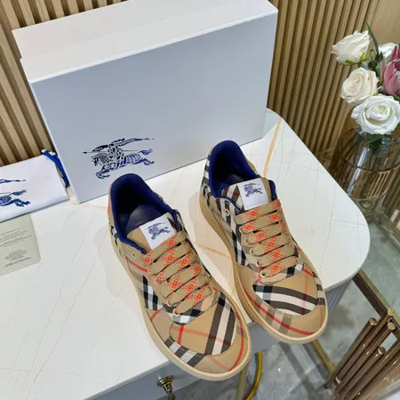 バーバリー ス カジュアルシューズ