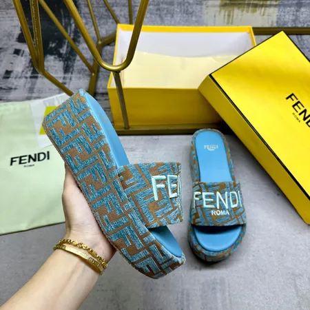 フェンディ スリッパ