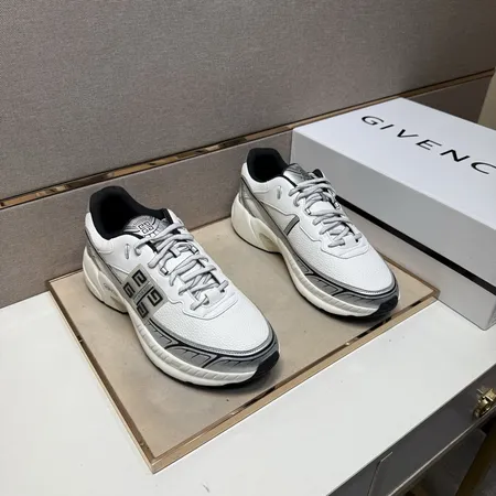 ジバンシィ カジュアルシューズ