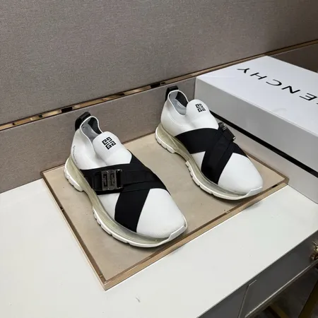 ジバンシィ カジュアルシューズ