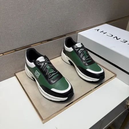 ジバンシィ カジュアルシューズ