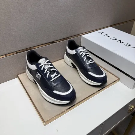 ジバンシィ カジュアルシューズ