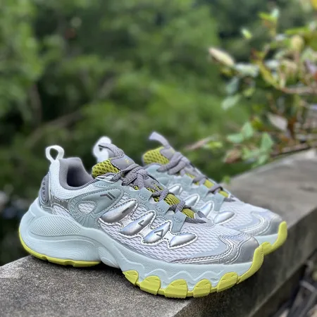 フィラ スニーカー