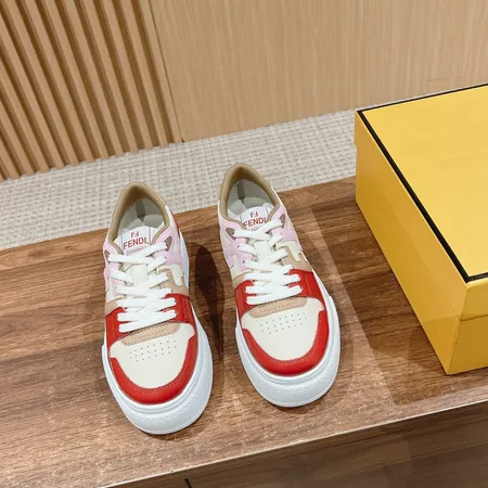 フェンディ カジュアルシューズ