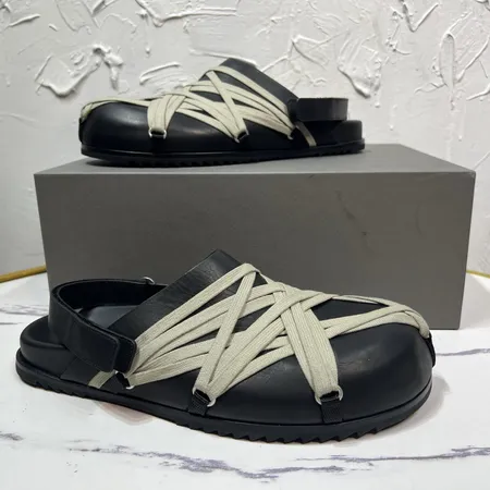 バレンシアガ スリッパ