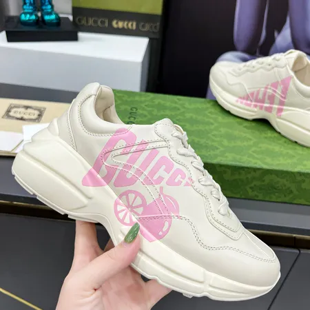 グッチ スニーカー