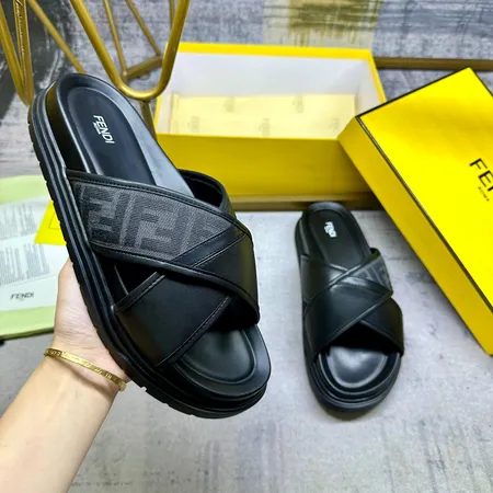 フェンディ スリッパ