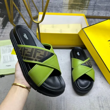 フェンディ スリッパ