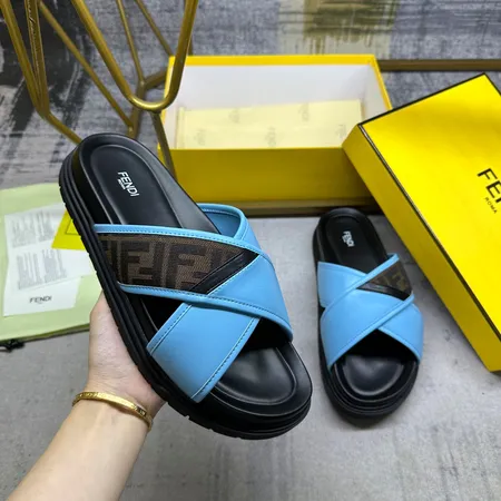 フェンディ スリッパ