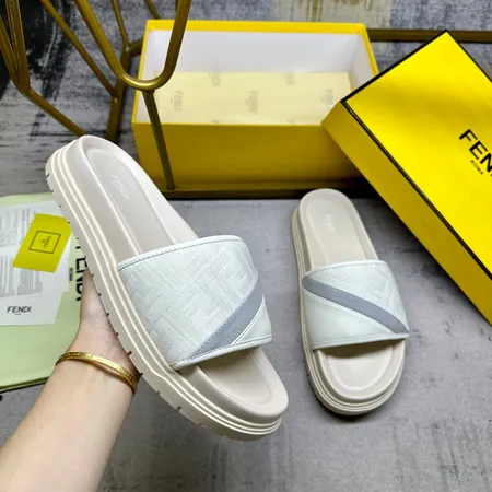 フェンディ スリッパ