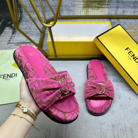 フェンディ スリッパ