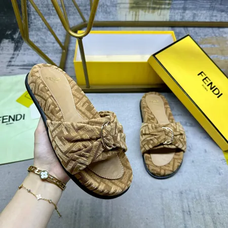 フェンディ スリッパ