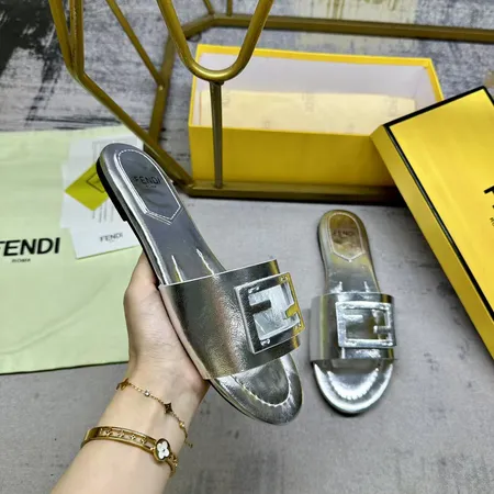 フェンディ スリッパ