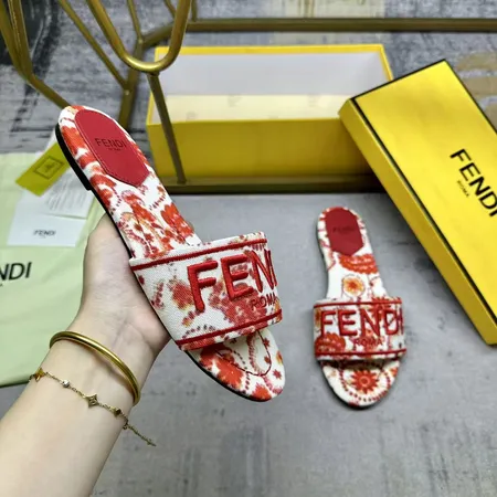 フェンディ スリッパ