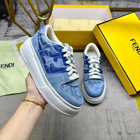 フェンディ カジュアルシューズ