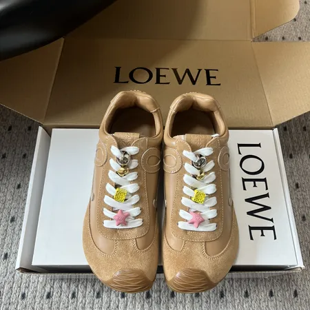 ロエベ スニーカー