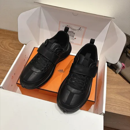 エルメス スニーカー