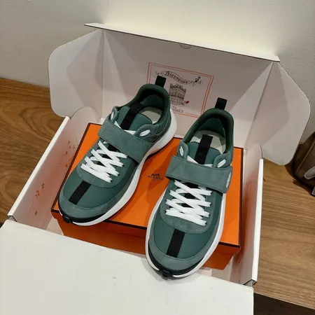 エルメス スニーカー