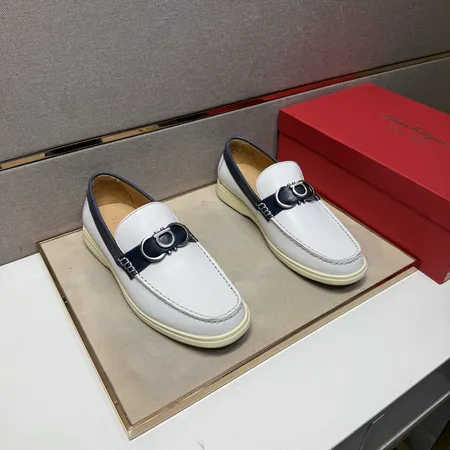 フェラガモ カジュアルシューズ