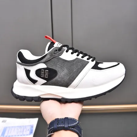 ジバンシィ スニーカー