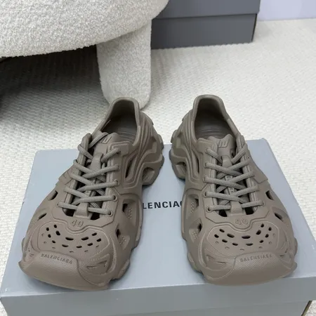 バレンシアガ サンダル