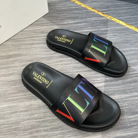 ヴァレンティノ スリッパ