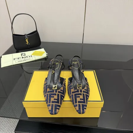 フェンディ サンダル