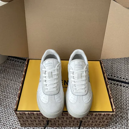 フェンディ カジュアルシューズ