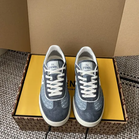 フェンディ カジュアルシューズ