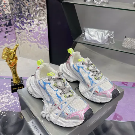 バレンシアガ スニーカー