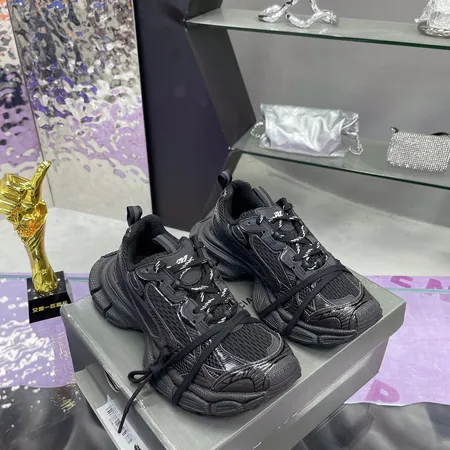 バレンシアガ スニーカー