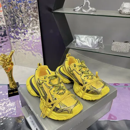 バレンシアガ スニーカー