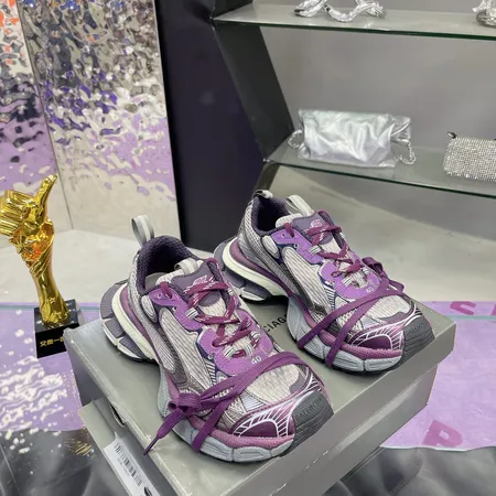 バレンシアガ スニーカー