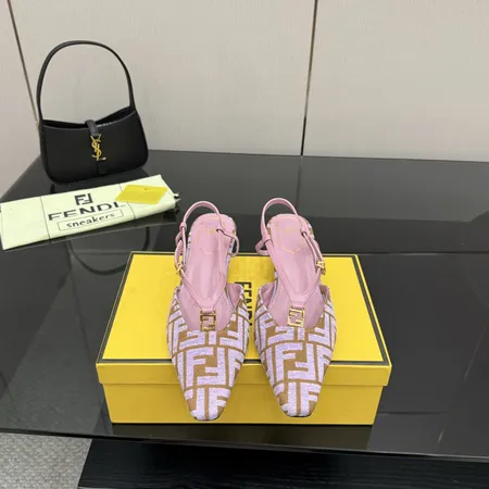 フェンディ サンダル